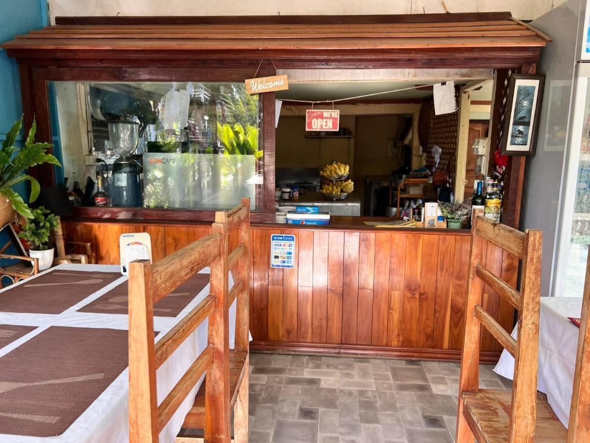 Somphamit Guesthouse Ban Khon Exterior foto