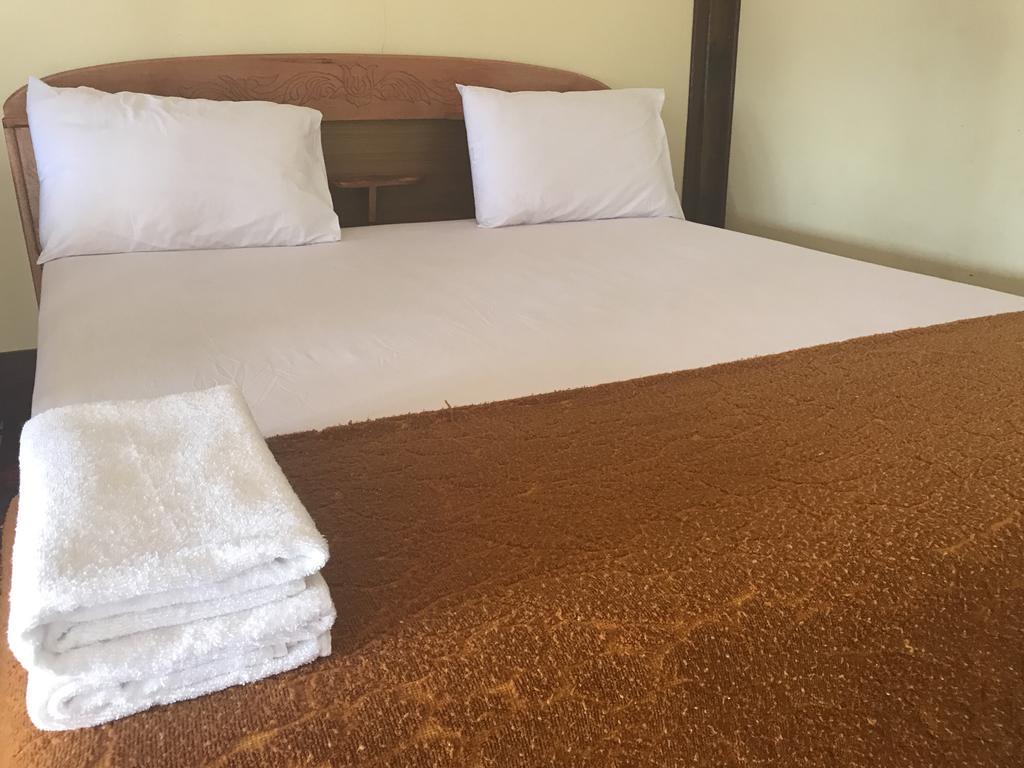 Somphamit Guesthouse Ban Khon Exterior foto