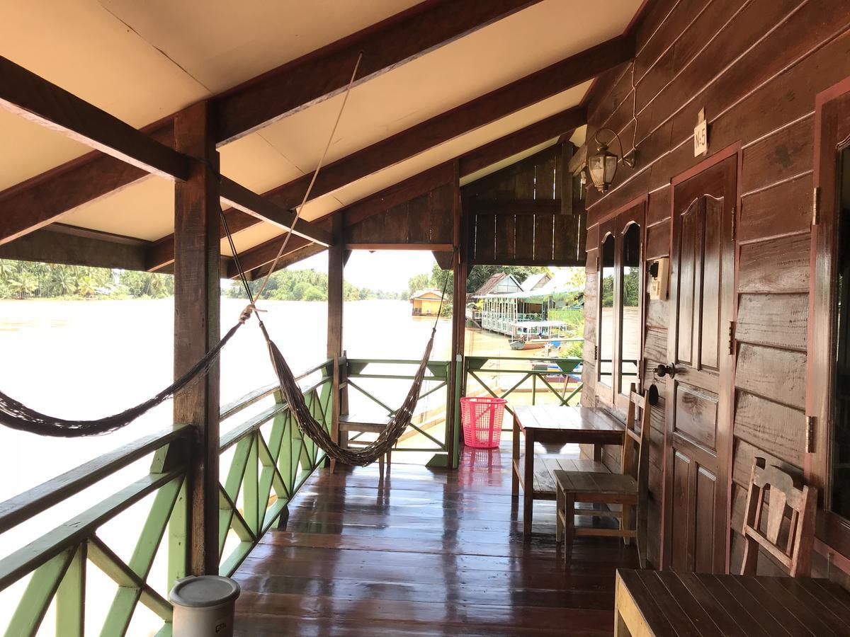 Somphamit Guesthouse Ban Khon Exterior foto